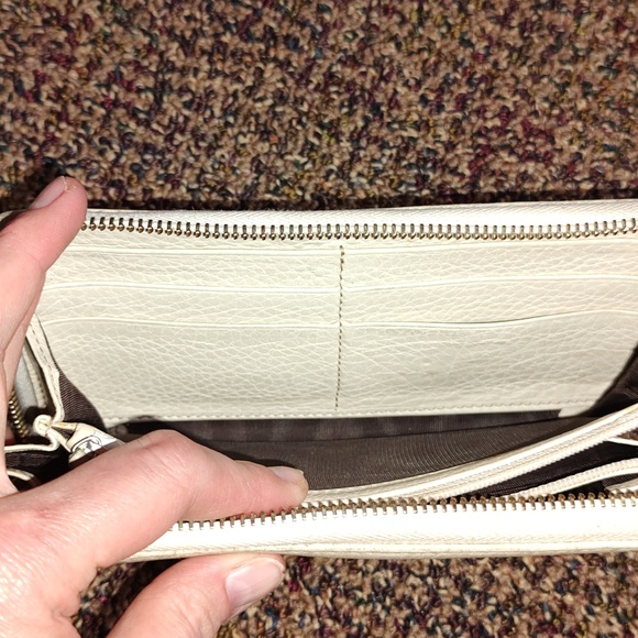 GVY: Gucci EUC+ Soho Cream Leather Interlocking G Zip Around Wallet (W48) - Picture 9 of 16
